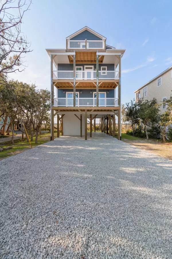 1007 N New River DR, Surf City, NC 28445