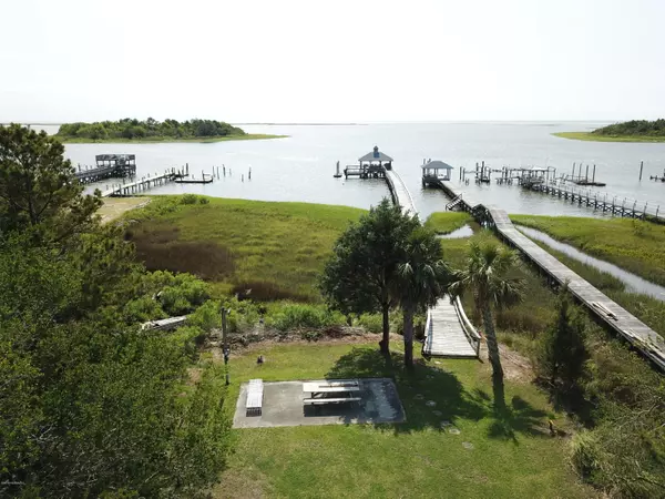 1521 Marsh Cove Lane, Wilmington, NC 28409