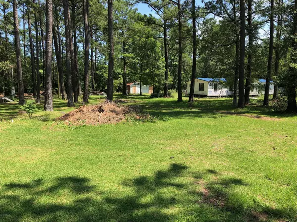 515 Harkers Island RD, Beaufort, NC 28516