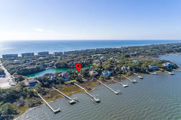 520 Pelican DR E, Pine Knoll Shores, NC 28512