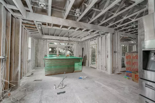 Swansboro, NC 28584,116 Harold AVE