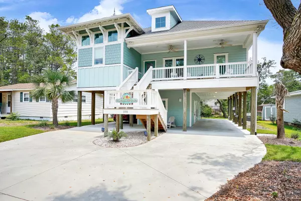 208 NE 51st ST, Oak Island, NC 28465