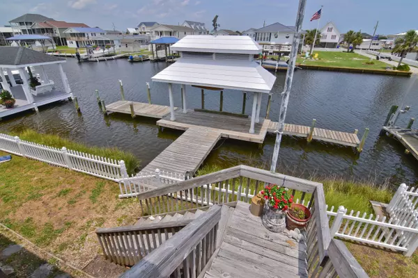 Surf City, NC 28445,1046 1st Street ST