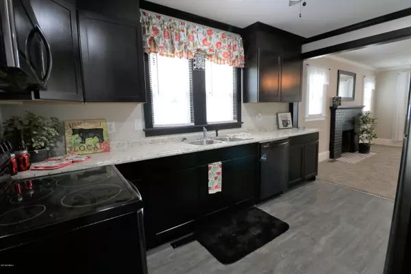 Whiteville, NC 28472,100 S Thompson ST