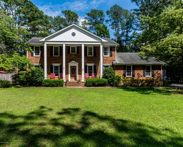 410 Surrey LN, Trent Woods, NC 28562