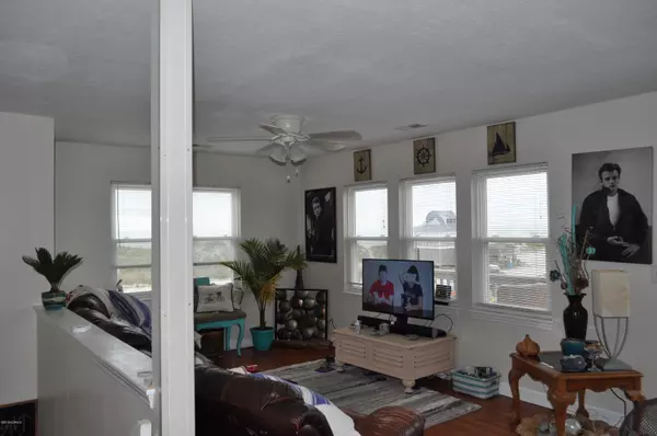 North Topsail Beach, NC 28460,101 Summer Place DR