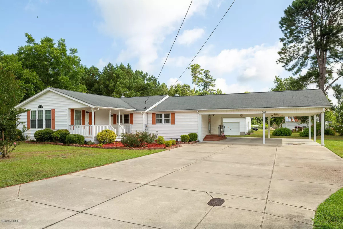 Roseboro, NC 28382,319 Maple ST
