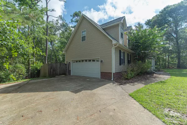 Hubert, NC 28539,401 Great Oaks DR