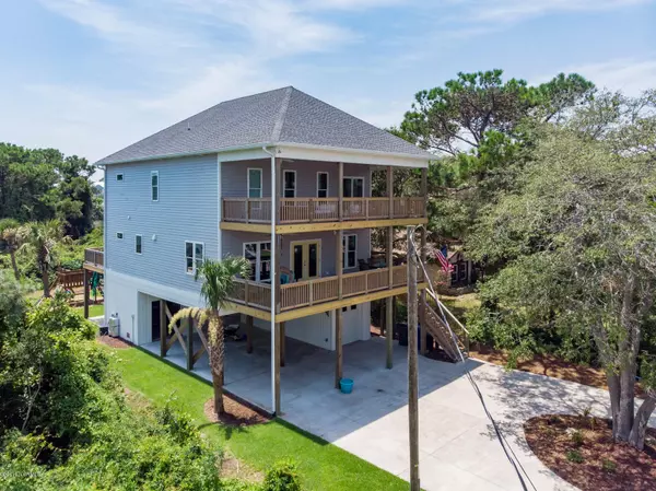 305 Columbia AVE, Carolina Beach, NC 28428