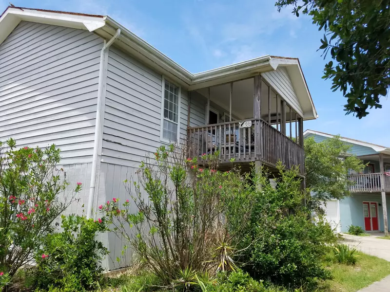 212 Bayview DR, North Topsail Beach, NC 28460