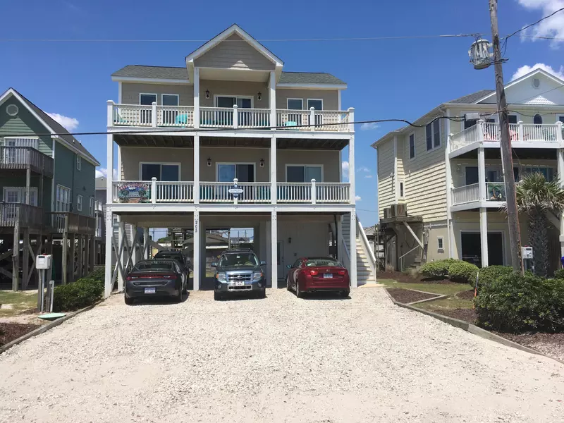 205 Topsail Road RD, North Topsail Beach, NC 28460