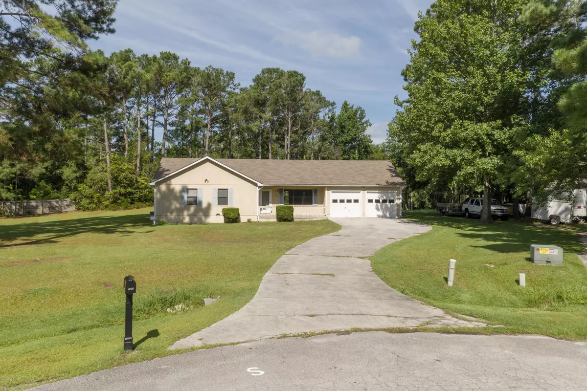 Hubert, NC 28539,123 Pine Needle DR