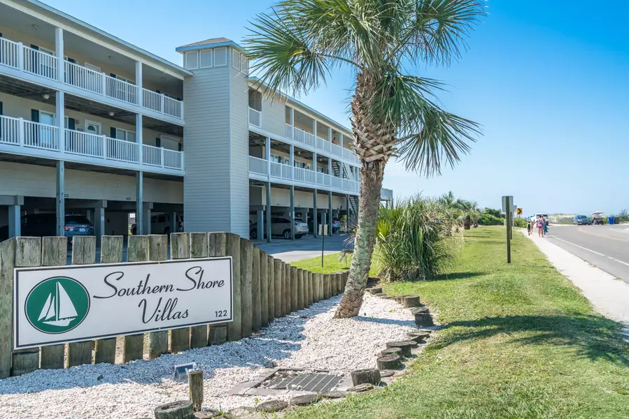 122 SE 58th ST #106, Oak Island, NC 28465