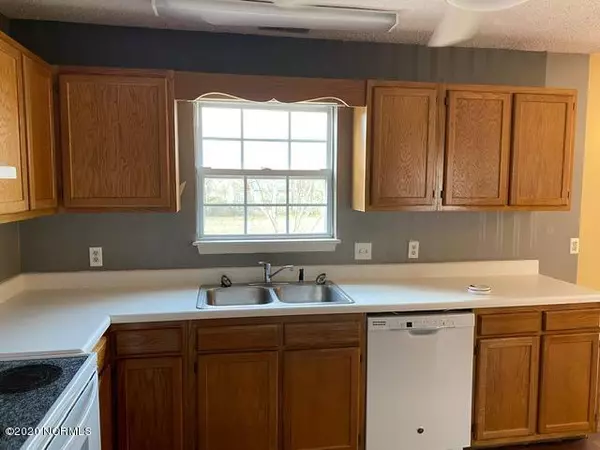 Jacksonville, NC 28540,312 Eider LOOP