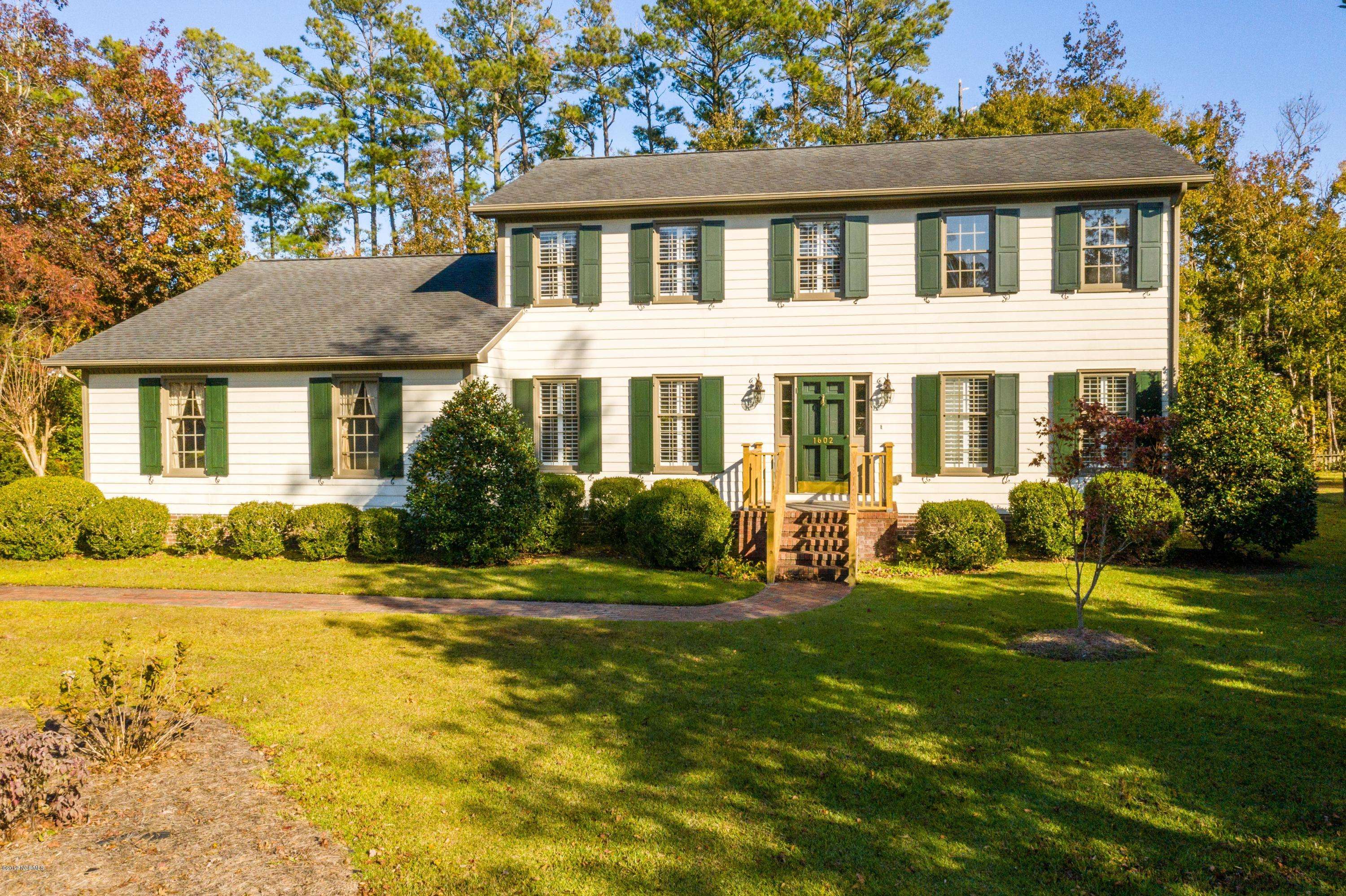1602 Four Iron ST, Morehead City, NC 28557