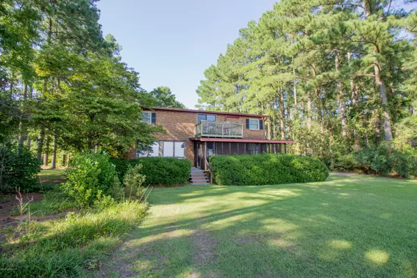 2952 Sandy Landing Road, Aurora, NC 27806