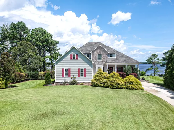 112 Line Boat Lane, Swansboro, NC 28584