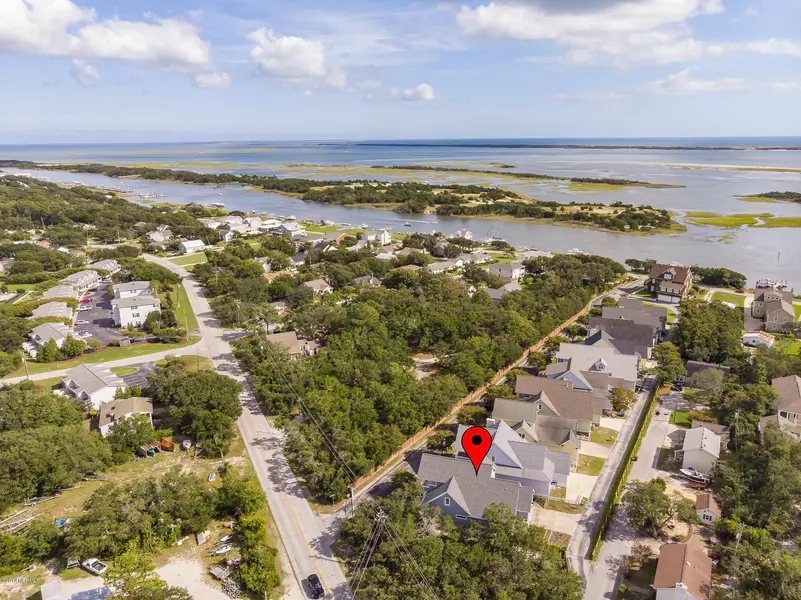 121 Carrot Island LN, Beaufort, NC 28516