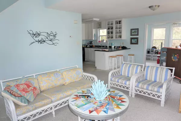 Emerald Isle, NC 28594,313 Loblolly ST