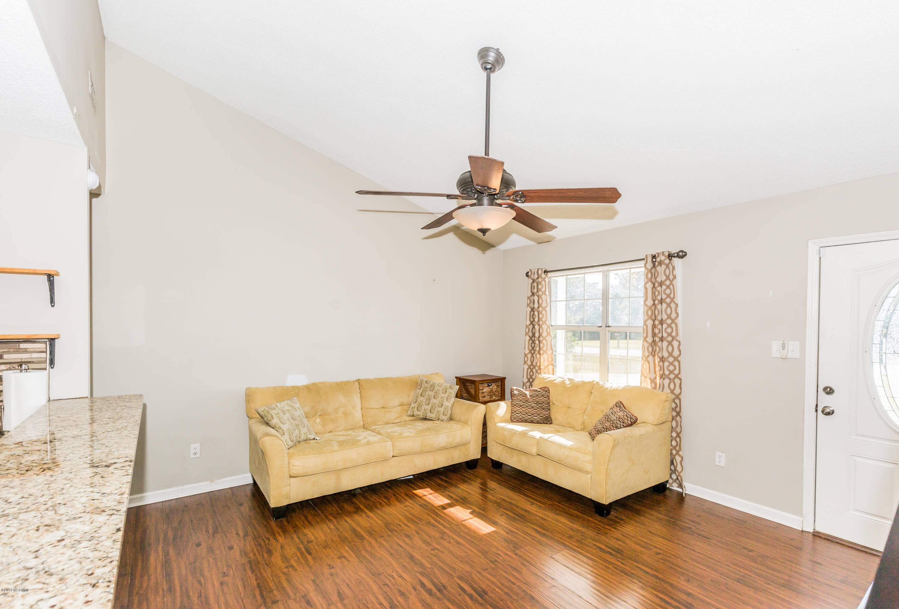 Hubert, NC 28539,107 Foxtrace LN