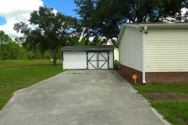 Holly Ridge, NC 28445,203 Folkstone RD