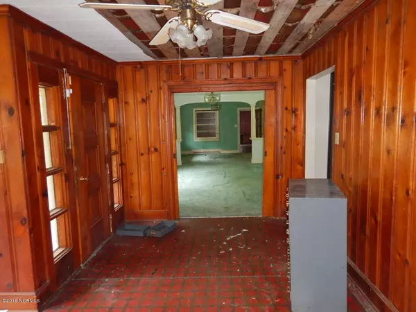 Kinston, NC 28501,1503 E Washington AVE