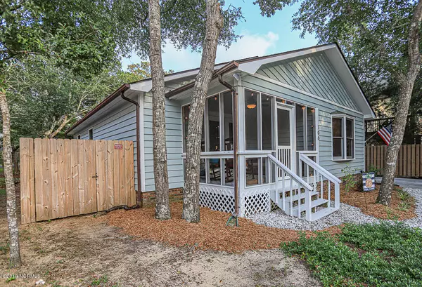 Oak Island, NC 28465,106 NW 4th ST
