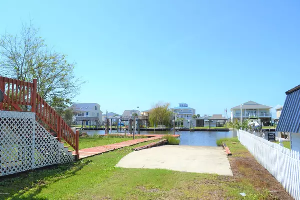 Surf City, NC 28445,9085 9th ST