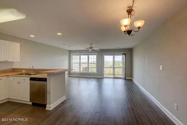 Surf City, NC 28445,517 N New River DR #B