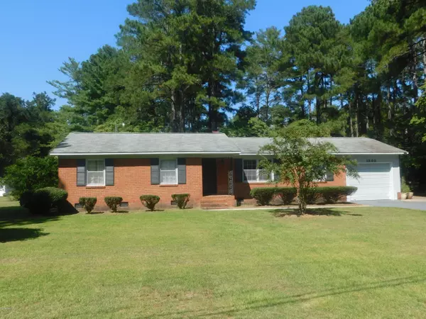 1302 Charles DR, Laurinburg, NC 28352