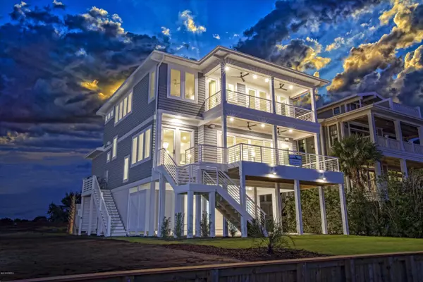 426 Causeway DR, Wrightsville Beach, NC 28480