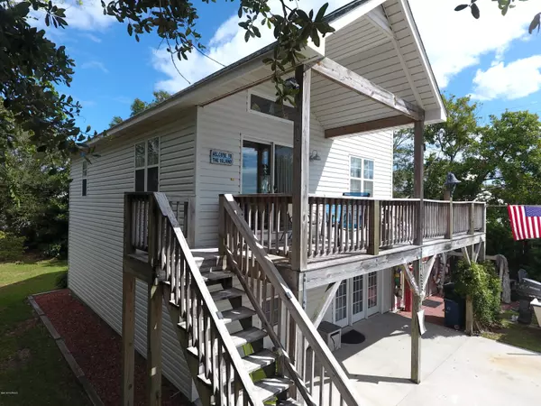 Emerald Isle, NC 28594,302 Cedar ST