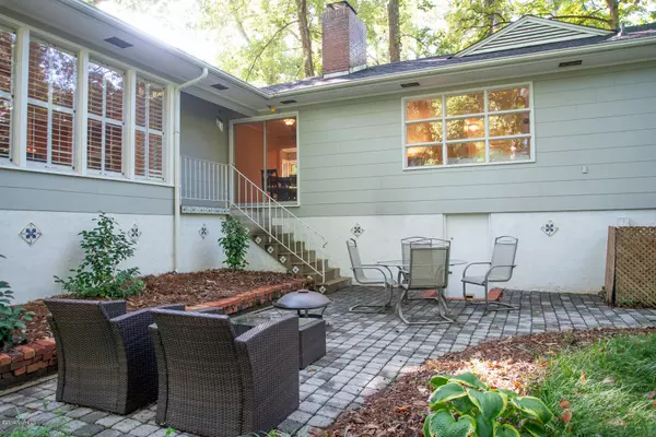 Greenville, NC 27834,102 Pineview DR