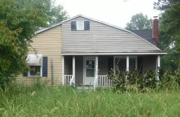 206 E Railroad ST, Walstonburg, NC 27888