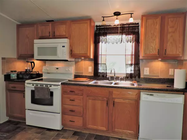 Burgaw, NC 28425,553 Bell Williams RD