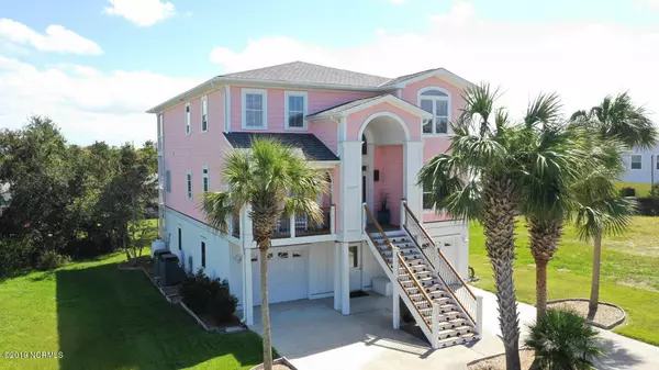 318 N 4th AVE, Kure Beach, NC 28449