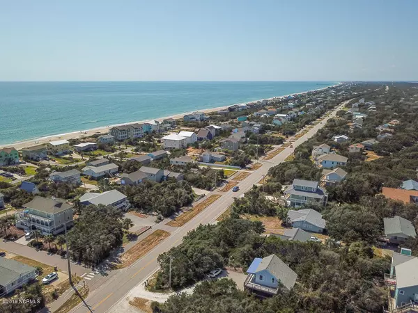 Emerald Isle, NC 28594,5210 Emerald DR