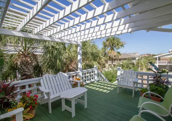 Wrightsville Beach, NC 28480,9 Palmetto DR