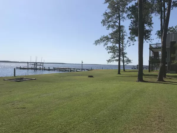 Belhaven, NC 27810,338 Matchapungo Shores RD