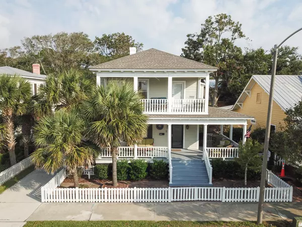 308 W Moore ST, Southport, NC 28461