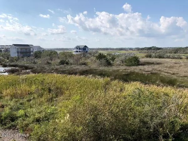 Surf City, NC 28445,511 B N North New River DR