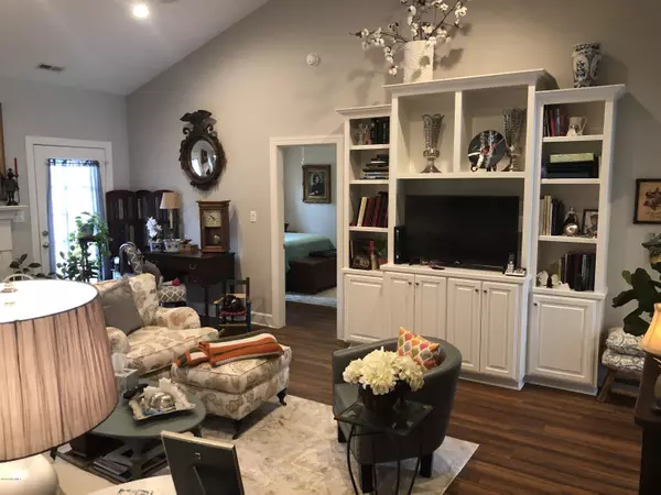 Trent Woods, NC 28562,102 Turnberry CT