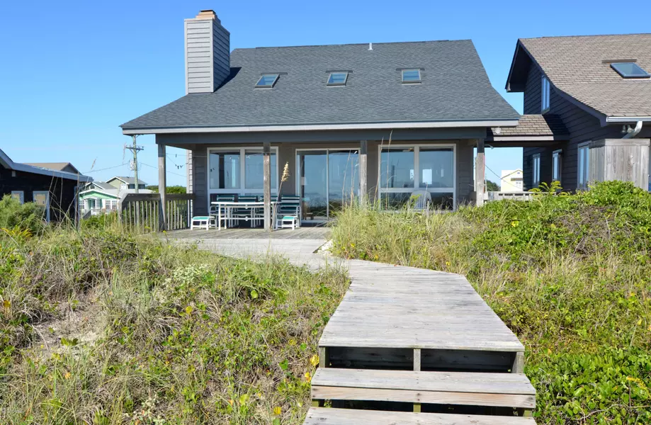 125 S Anderson BLVD #B, Topsail Beach, NC 28445