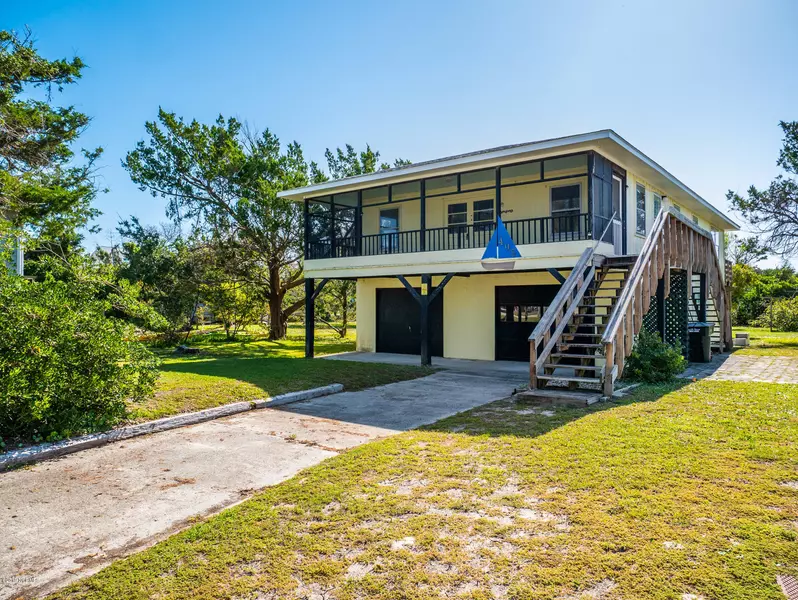 405 Bridgers AVE, Topsail Beach, NC 28445