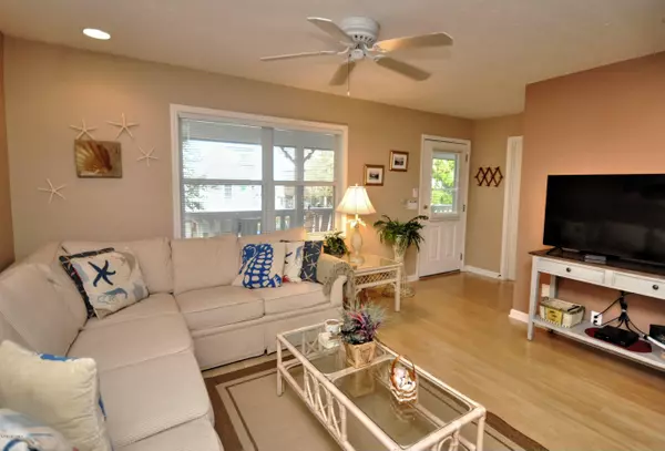 Sunset Beach, NC 28468,425 32nd ST