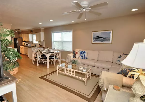 Sunset Beach, NC 28468,425 32nd ST