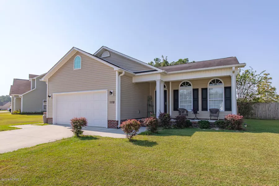 108 Borough Nest DR, Swansboro, NC 28584