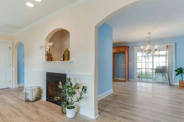 Winterville, NC 28590,301 S Square DR #B