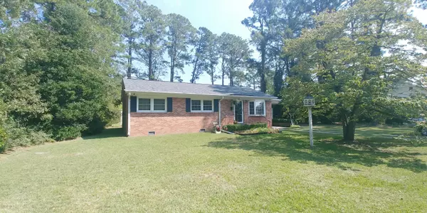 802 Pinetree DR, New Bern, NC 28562