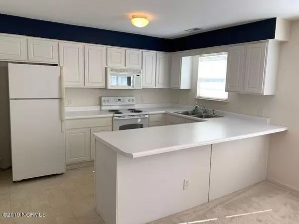 Greenville, NC 27858,2221 Locksley Woods DR #E